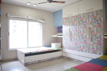 Room in 5 BHK Apartment at Sobha Carnation Pune, Kondhwa – for Rent