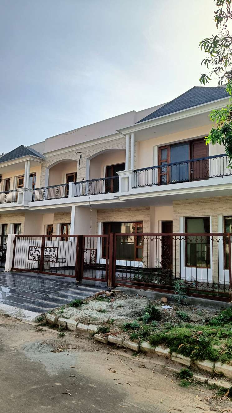 5 Bedroom 4800 Sq.Ft. Villa in South Mullanpur Chandigarh