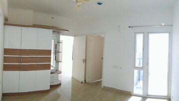 Room in 3 BHK Apartment at Gaur City 2 - 14th Avenue, Sector 16c Greater Noida – for Rent