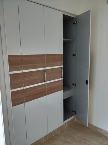 Furnished Amenities in 3 BHK Apartment at Gaur City 2 - 14th Avenue, Sector 16c Greater Noida – for Rent