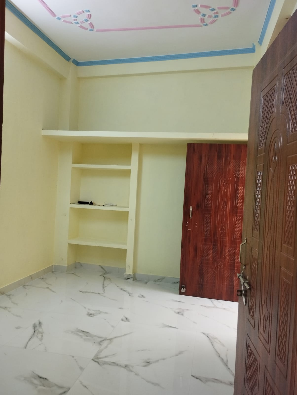 Rental 1 Bedroom 400 Sq.Ft. Villa in Aliganj Lucknow 5851103