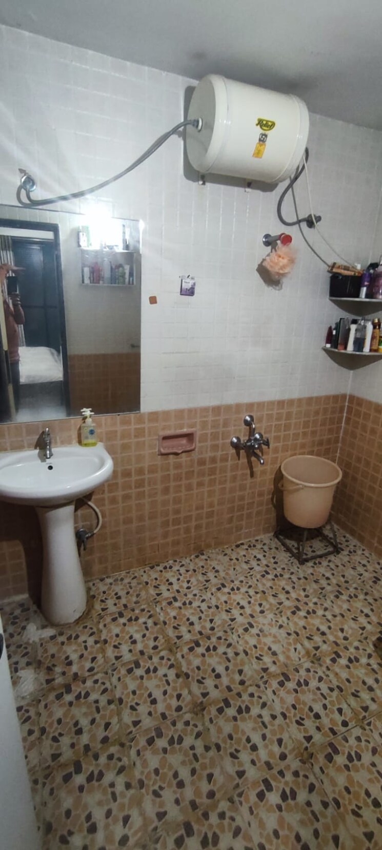 Attached Bathroom, mayfair-eleganza-phase-ii 3 Bedroom 1500 Sq.Ft. Apartment In Kondhwa Pune 5854791