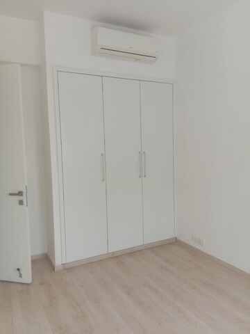 Room in 3 BHK Apartment at Ireo Skyon, Sector 60 – for Rent
