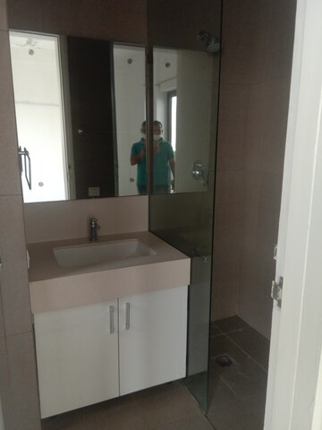 Bathroom in 3 BHK Apartment at Ireo Skyon, Sector 60 – for Rent