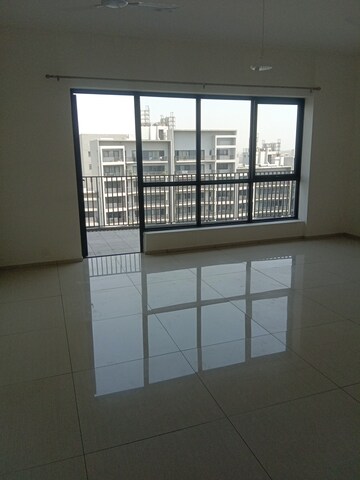 Room in 3 BHK Apartment at Ireo Skyon, Sector 60 – for Rent