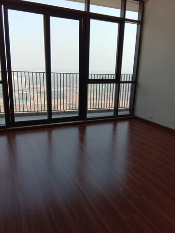 Room in 2 BHK Apartment at Ireo Skyon, Sector 60 – for Rent