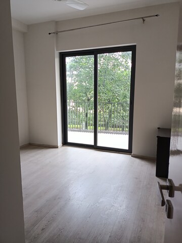 Room in 4 BHK Apartment at Ireo Skyon, Sector 60 – for Rent