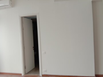 Room in 2 BHK Apartment at Ireo Skyon, Sector 60 – for Rent