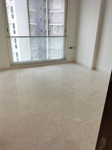 Attached Bathroom in 2.5 BHK Apartment at Ekta Tripolis, Goregaon West – for Rent