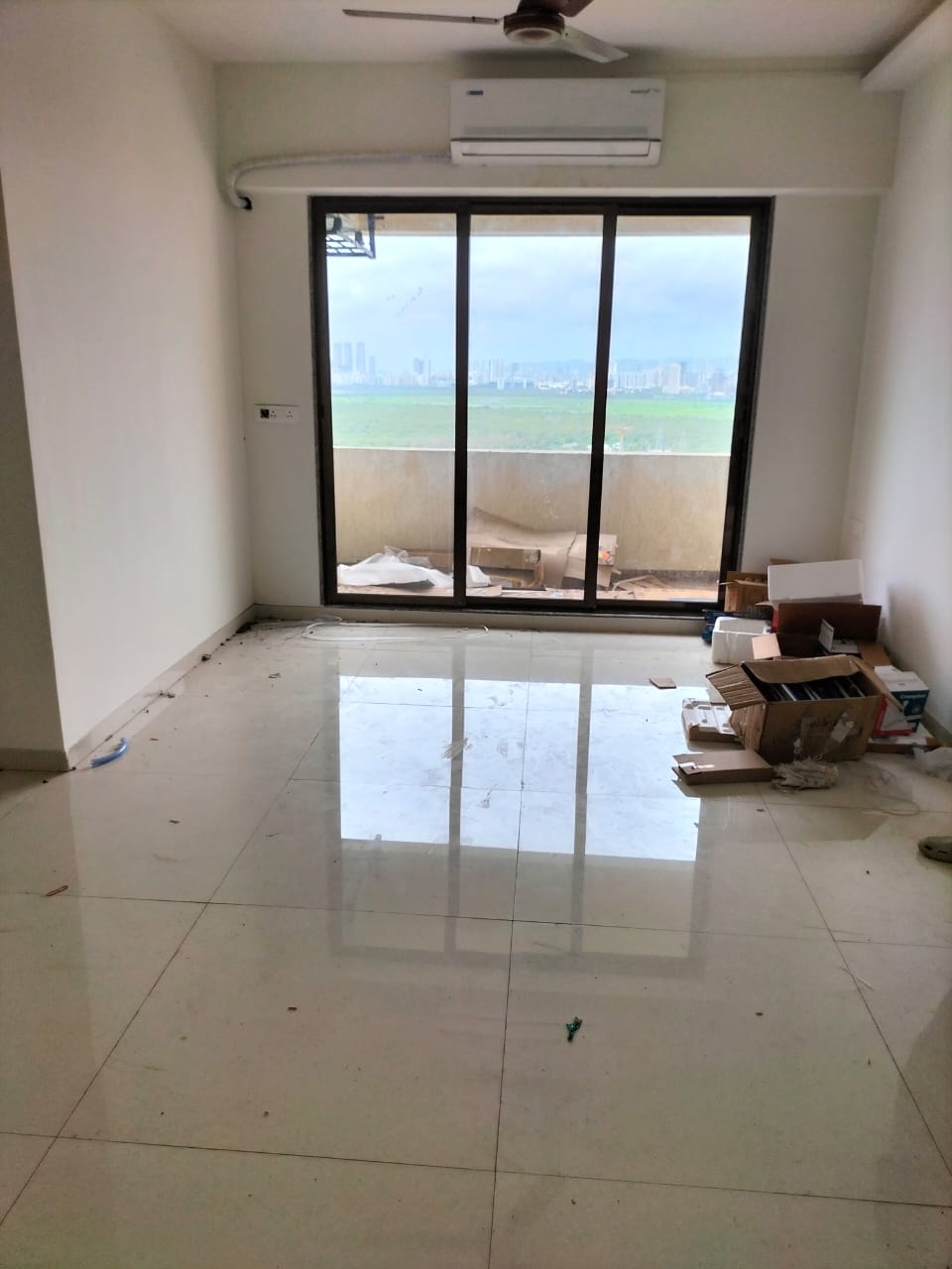 2 BHK Apartment For Rent in Yari Road