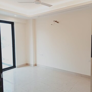 Room in 3 BHK Builder Floor at Vipul World Floors, Sector 48 – for Rent