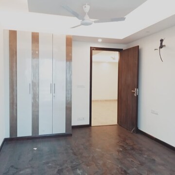 Bedroom in 3 BHK Builder Floor at Vipul World Floors, Sector 48 – for Rent