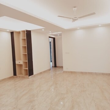 Room in 3 BHK Builder Floor at Vipul World Floors, Sector 48 – for Rent