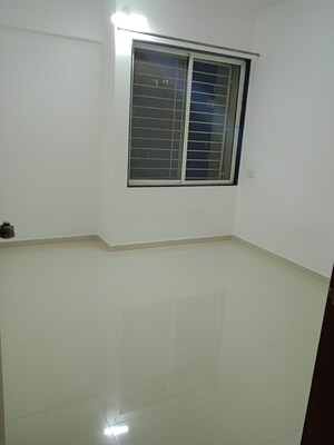 Room in 3 BHK Apartment at Kanchan Royal Exotica, Kondhwa – for Rent