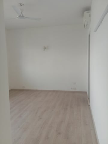 Room in 2 BHK Apartment at Ireo Skyon, Sector 60 – for Rent