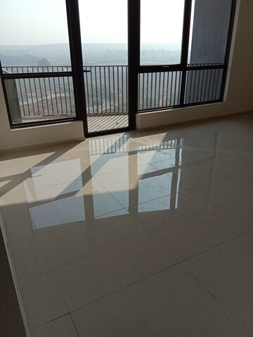 Room in 3 BHK Apartment at Ireo Skyon, Sector 60 – for Rent