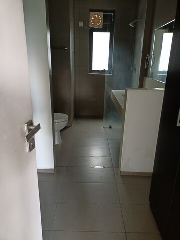 Bathroom in 4 BHK Apartment at Ireo Skyon, Sector 60 – for Rent