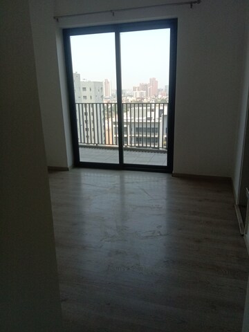 Room in 3 BHK Apartment at Ireo Skyon, Sector 60 – for Rent