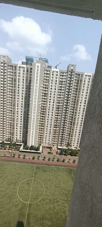 2 BHK Apartment फॉर रीसेल इन Lodha Amara Tower 6 and 22 Kolshet Road Thane  5869278