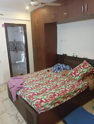 Bedroom in 2 BHK Builder Floor at Sector 43 – for Rent