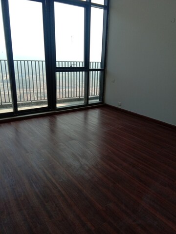 Room in 3 BHK Apartment at Ireo Skyon, Sector 60 – for Rent