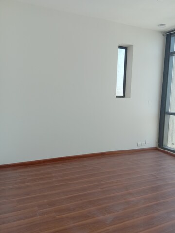 Room in 3 BHK Apartment at Ireo Skyon, Sector 60 – for Rent