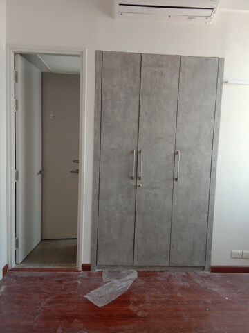 Building Lobby in 3 BHK Apartment at Ireo Skyon, Sector 60 – for Rent