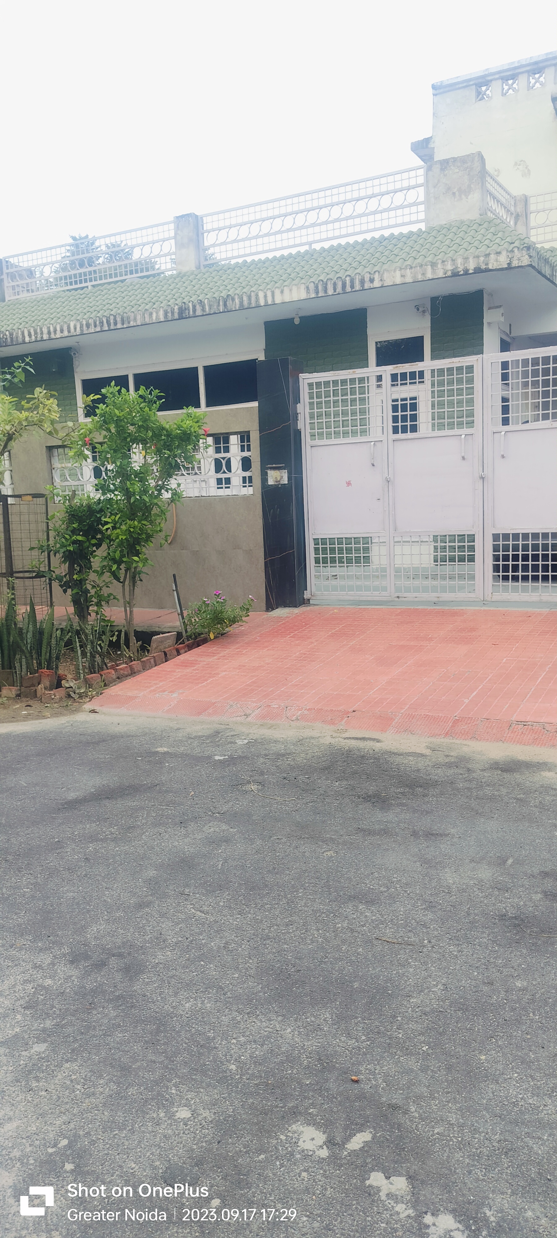 Resale 3 Bedroom 200 Sq.Mt. Independent House in Sector Xu 1, Greater