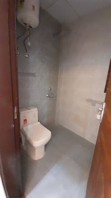 Furnished Amenities in Studio Builder Floor at Ansal Sushant Lok I, Sector 43 – for Rent