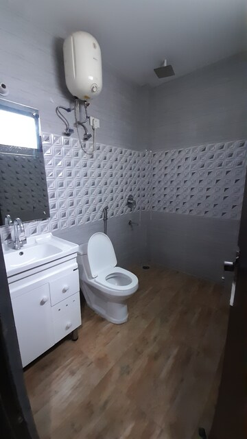 Bathroom in 2.5 BHK Builder Floor at Ansal Sushant Lok I, Sector 43 – for Rent