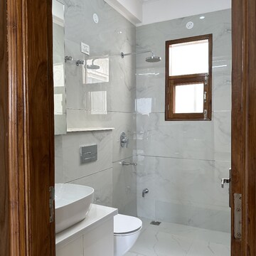 Bathroom in 3 BHK Builder Floor at Sector 57 – for Rent