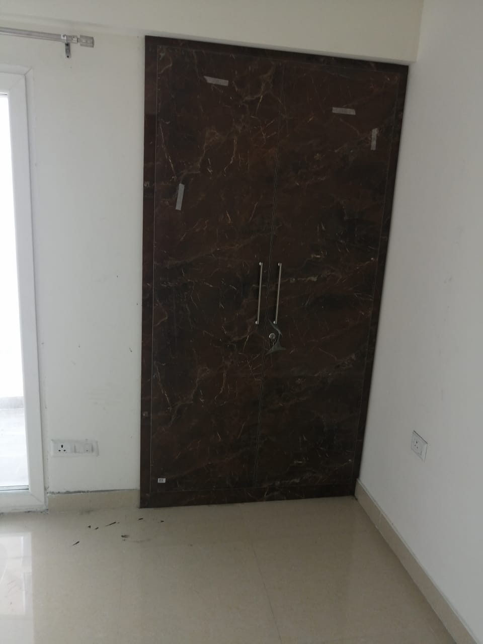 Rental 2 Bedroom 1120 Sq.Ft. Apartment in Parsvnath Estate, Gn Sector