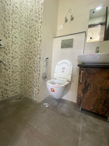 Attached Bathroom in 2 BHK Builder Floor at Dwarka Mor – for Rent