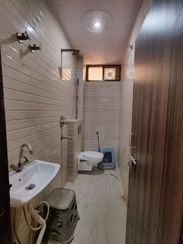 Attached Bathroom in 3 BHK Builder Floor at Dwarka Mor – for Rent