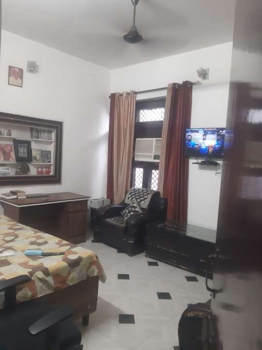 4 Bedroom 216 Sq.Yd. Builder Floor in Nehru Nagar ii Ghaziabad