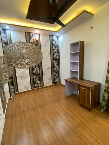 Room in 3 BHK Builder Floor at Dwarka Mor – for Sale