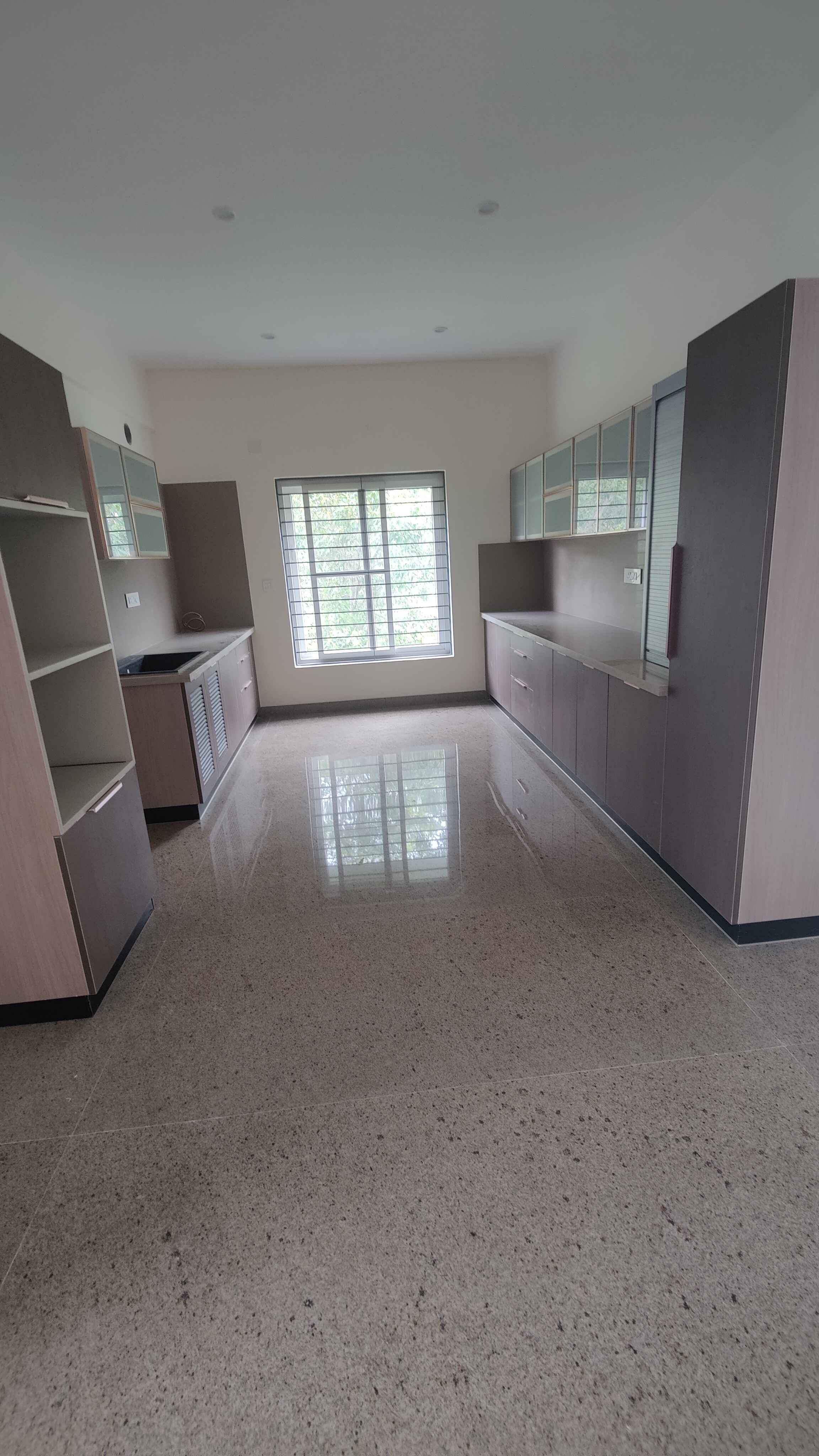 Rental 4 Bedroom 2400 Sq.Ft. Builder Floor in Judicial Layout Bangalore 5883488