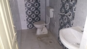 Bathroom in 2 BHK Builder Floor at Mahmoorganj – for Sale