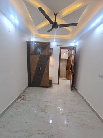 Room in 2 BHK Builder Floor at Dwarka Mor – for Sale