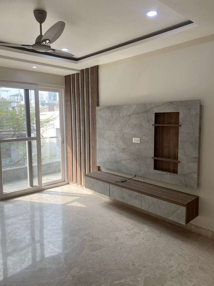 4 Bedroom 260 Sq.Yd. Builder Floor in Rajouri Garden Delhi