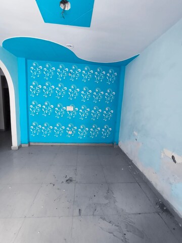 Room in 3 BHK Builder Floor at Dwarka Mor – for Sale