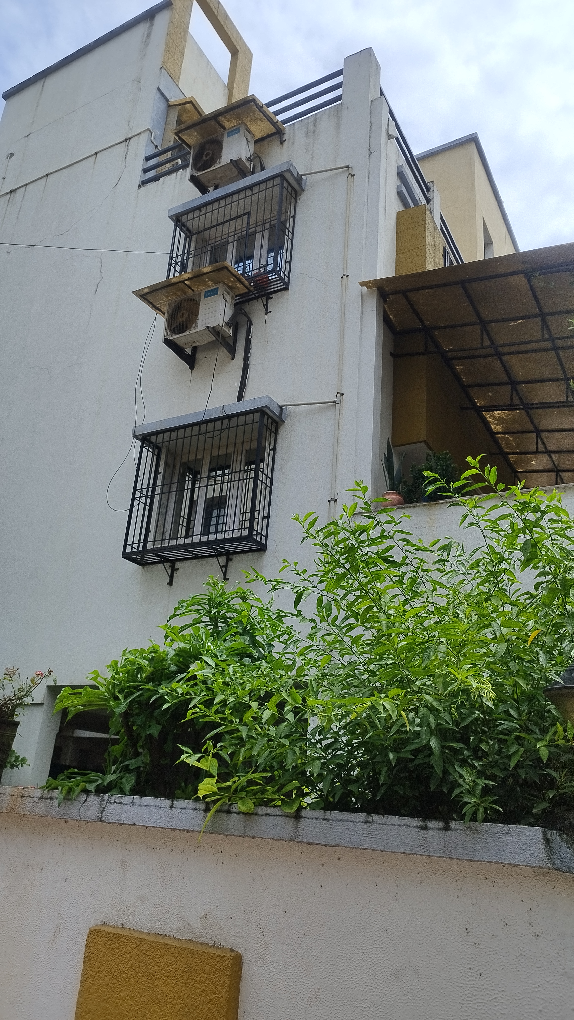 Resale 4 Bedroom 125 Sq.Yd. Villa in Bhatar Surat 5850367