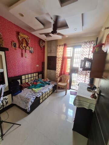 Room in 2 BHK Builder Floor at Dwarka Mor – for Sale
