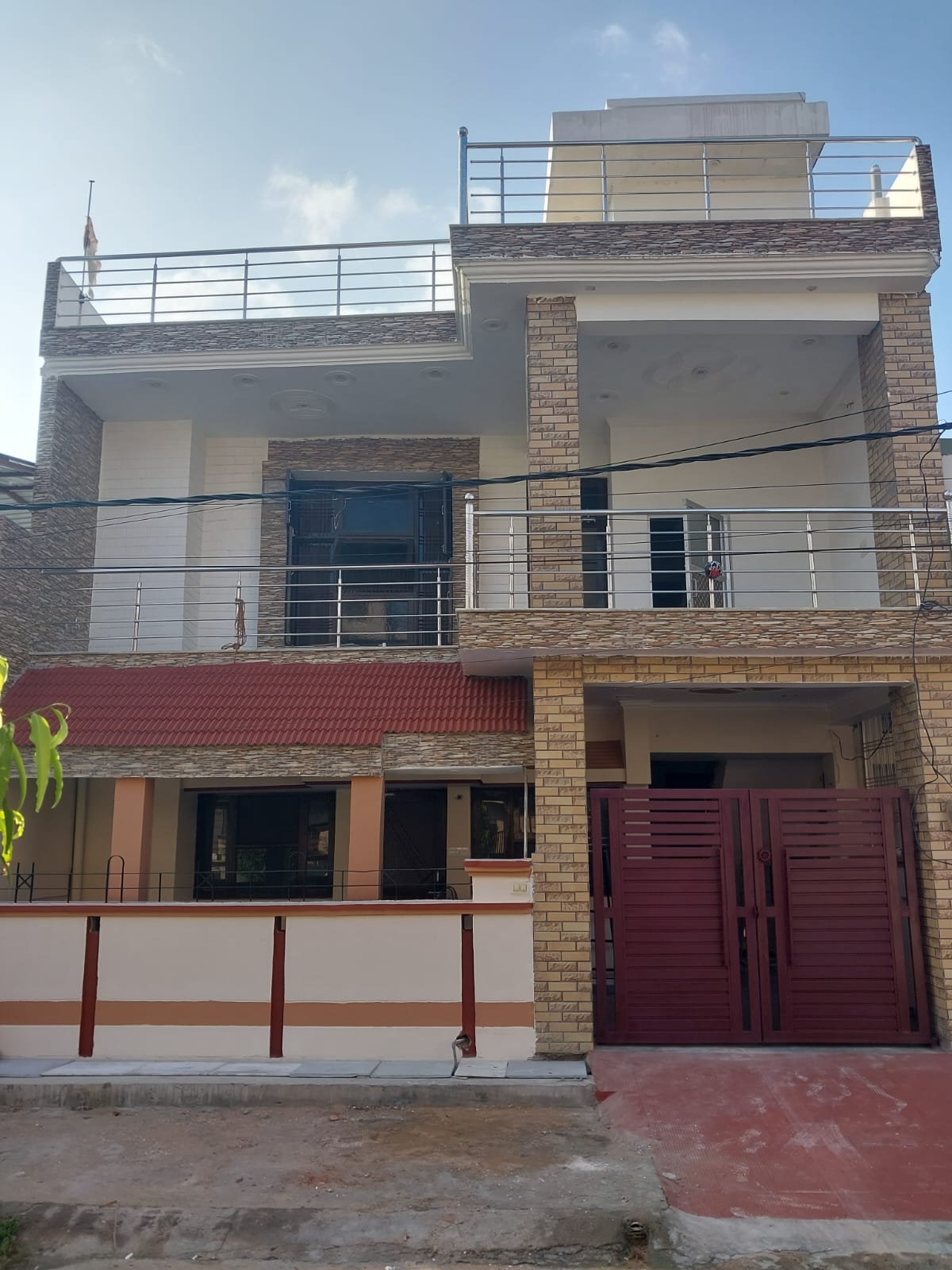 Rental 3 Bedroom 1500 Sq.Ft. Apartment in Eldeco Udyan Suraksha Enclave