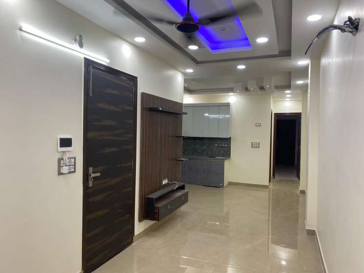 3 Bedroom 100 Sq.Yd. Builder Floor in Laxmi Nagar Delhi