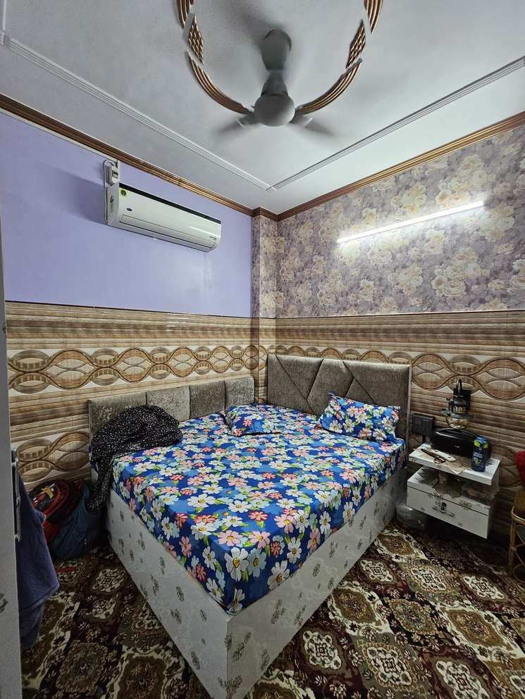 2 Bedroom 70 Sq.Yd. Builder Floor in Laxmi Nagar Delhi