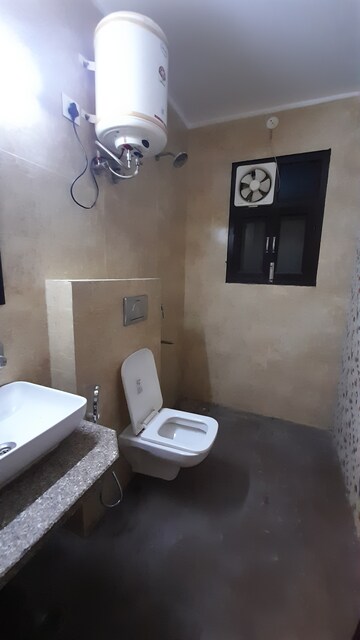 Bathroom in 2.5 BHK Builder Floor at Sector 52 – for Rent