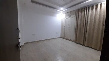 Master Bedroom in 2.5 BHK Builder Floor at Sector 52 – for Rent