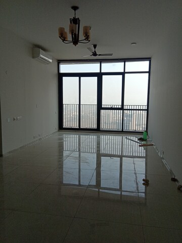 Room in 3 BHK Apartment at Ireo Skyon, Sector 60 – for Rent