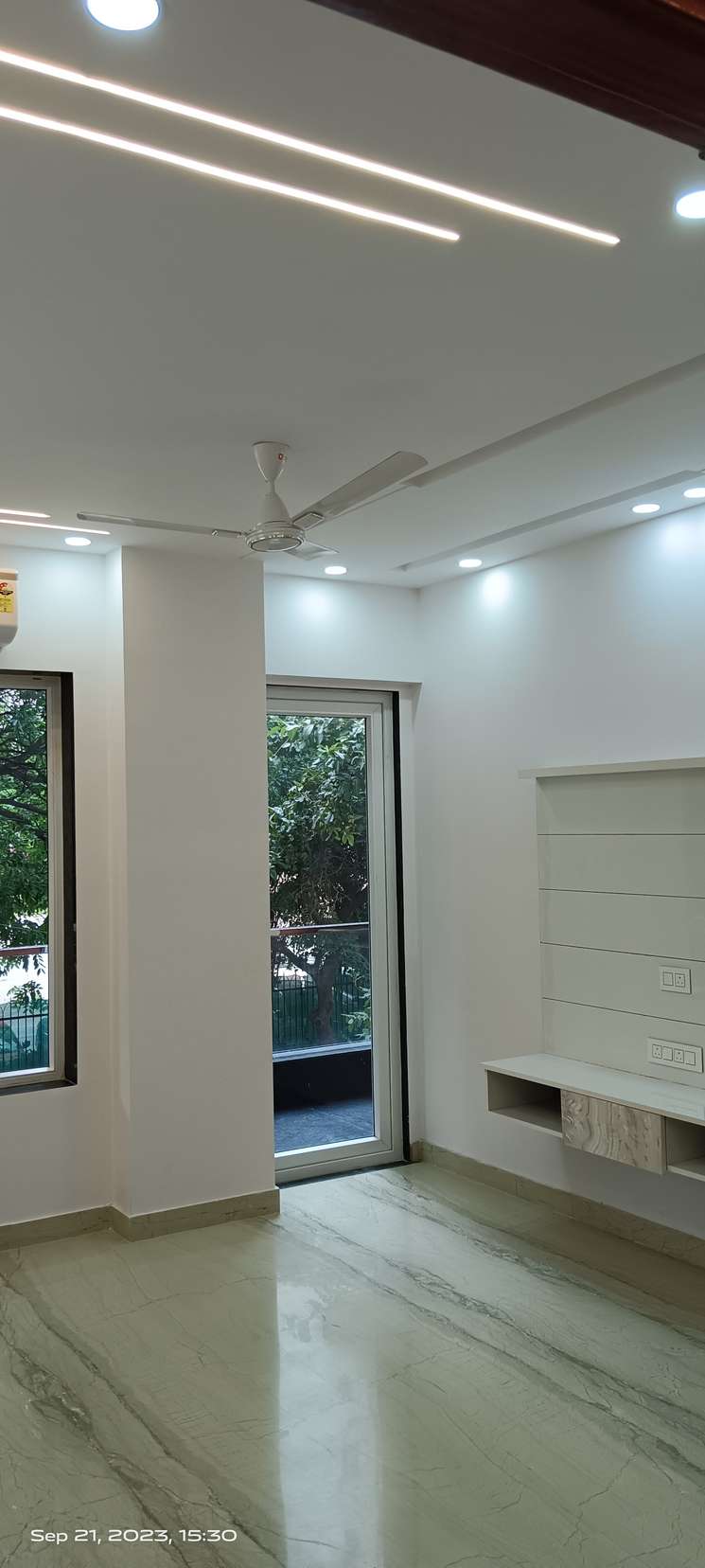 3 Bedroom 280 Sq.Yd. Builder Floor in Mayfield Garden Gurgaon